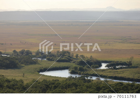 北海道、細岡展望台から見た釧路湿原 北海道、細岡展望台から見た釧路湿原 70111763