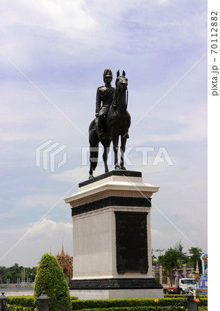 Equestrian statue of Chulalongkorn the Great is an outdoor sculpture in cast bronze 70112882