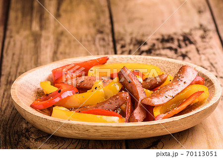 ウインナーとパプリカの炒め物 ウインナーとパプリカの炒め物 70113051