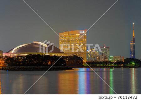ペイペイドーム・福岡タワー方面の夜景 ペイペイドーム・福岡タワー方面の夜景 70113472