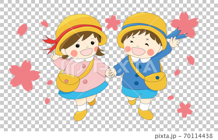 一個幼兒園的孩子，穿著統一走著微笑（櫻花白色背景） 70114438