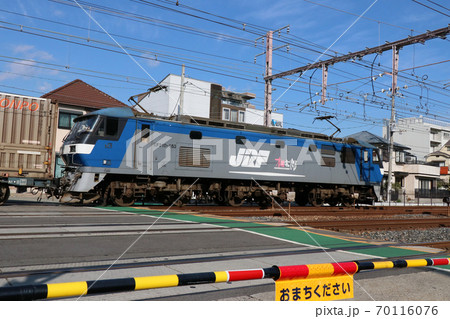 芦屋市内を通過するEF210牽引貨物列車 芦屋市内を通過するEF210牽引貨物列車 70116076