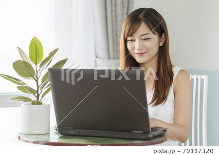 Business Woman, freelance, WFH Business Woman, freelance, WFH 70117320
