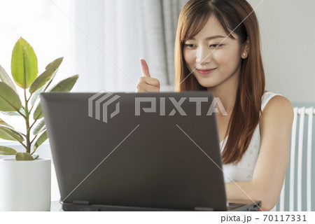 Business Woman, freelance, WFH Business Woman, freelance, WFH 70117331