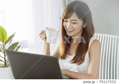 Business Woman, freelance, WFH Business Woman, freelance, WFH 70117352