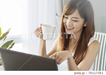 Business Woman, freelance, WFH Business Woman, freelance, WFH 70117361
