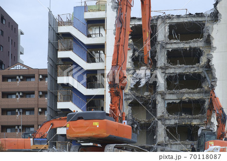 ビル解体現場 70118087