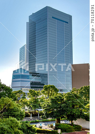 横浜市役所新庁舎と横浜アイランドタワー 横浜市役所新庁舎と横浜アイランドタワー 70118291