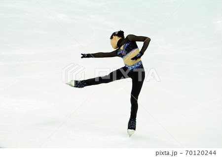 女性 女 女の子 70120244