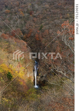 秋の那須高原　駒止の滝 70120691