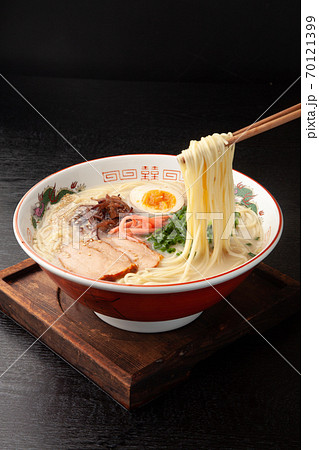 とんこつラーメン とんこつラーメン 70121399