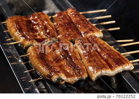 炭火焼き鰻 炭火焼き鰻 70122252