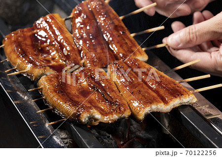 炭火焼き鰻 炭火焼き鰻 70122256