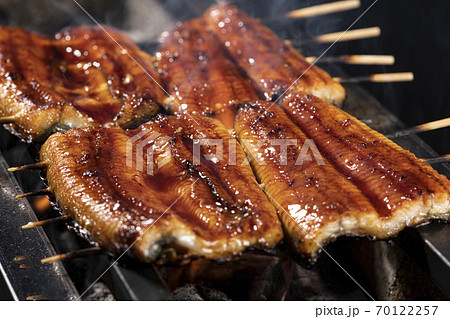 炭火焼き鰻 70122257