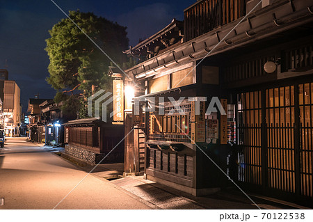 《岐阜県》飛騨高山・古い町並《夜景》 70122538