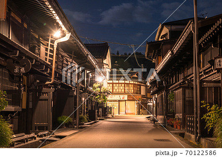 《岐阜県》飛騨高山・古い町並《夜景》 70122586