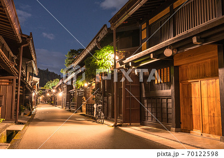 《岐阜県》飛騨高山・古い町並《夜景》 70122598