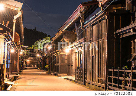 《岐阜県》飛騨高山・古い町並《夜景》 70122605