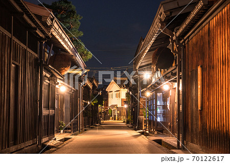 《岐阜県》飛騨高山・古い町並《夜景》 70122617