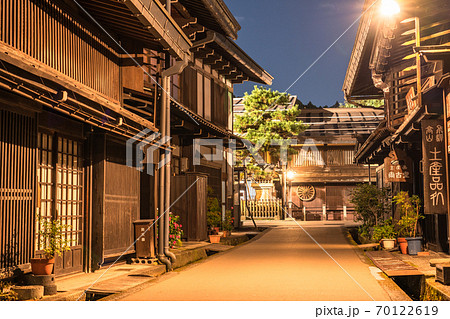 《岐阜県》飛騨高山・古い町並《夜景》 《岐阜県》飛騨高山・古い町並《夜景》 70122619