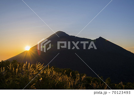 霧島の秋 70123493