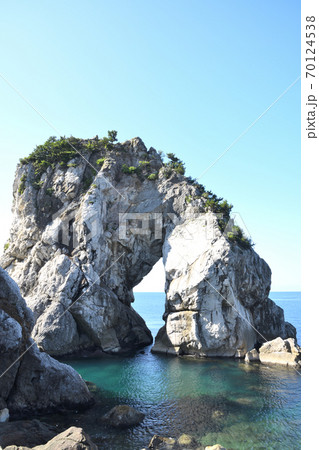 白崎海岸　「立厳岩」 70124538