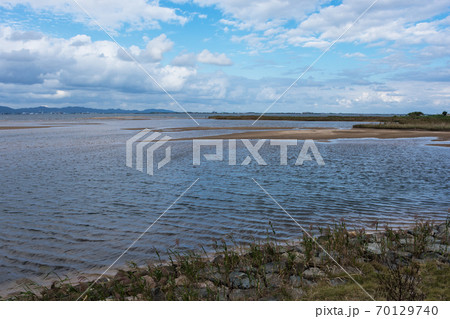 爽やかな中海 飯梨川河口の風景 清潔感のある癒やし写真 爽やかな中海 飯梨川河口の風景 清潔感のある癒やし写真 70129740