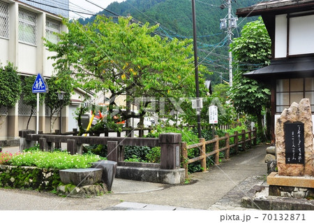 郡上市 郡上八幡の野口雨情歌碑と乙姫川遊歩道 郡上市 郡上八幡の野口雨情歌碑と乙姫川遊歩道 70132871