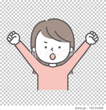 両手の拳を挙げる女性 70134400