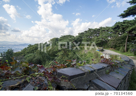 南漢山城 世界文化遺産 城壁 70134560