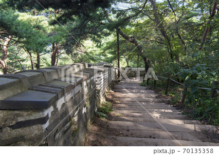 南漢山城 世界文化遺産 城壁 70135358