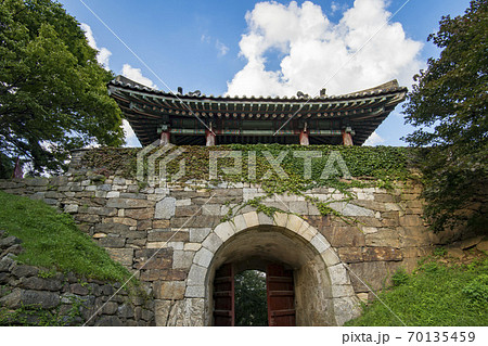 南漢山城 城壁 風景 70135459