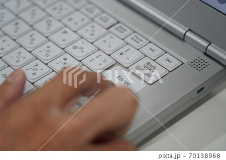 ノートパソコン ノートパソコン 70138968