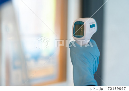 非接触式体温計 検温 受付 非接触式体温計 検温 受付 70139047
