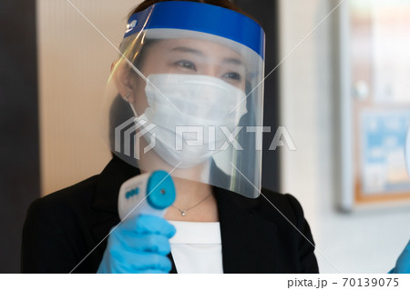 非接触式体温計　検温　受付 70139075