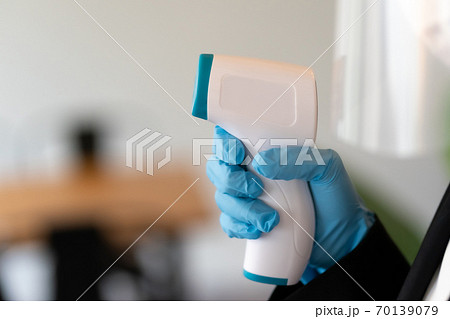 非接触式体温計　検温　受付 70139079