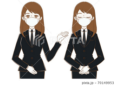 マスクの葬儀スタッフの女性 案内と目礼 マスクの葬儀スタッフの女性 案内と目礼 70149953