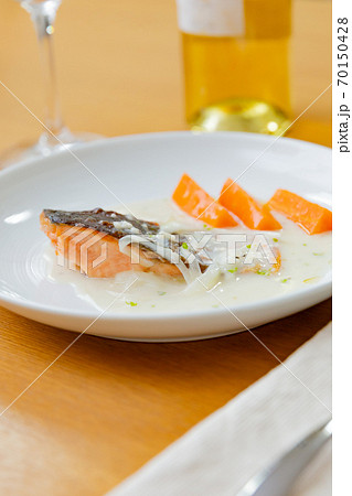 サケのムニエル 70150428