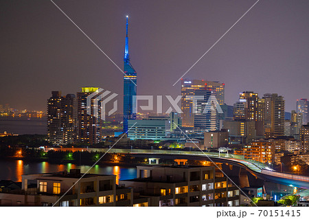 ペイペイドーム・福岡タワー方面の夜景 ペイペイドーム・福岡タワー方面の夜景 70151415