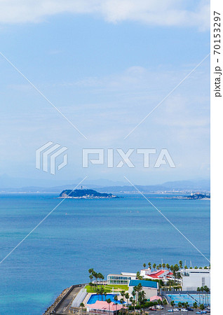神奈川県逗子の大崎公園から見える江ノ島 神奈川県逗子の大崎公園から見える江ノ島 70153297