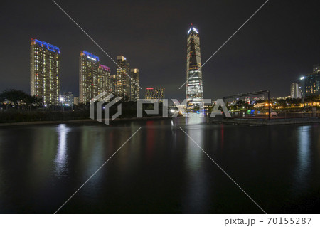 風景 高層ビル 夜景 70155287