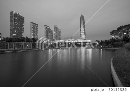 風景 高層ビル 夜景 70155326