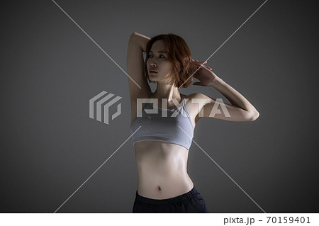 女性　　アスリート　スポーツ 70159401