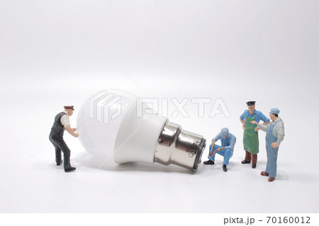 Business creative idea, power or energy generator concept, miniature people Business creative idea, power or energy generator concept, miniature people 70160012