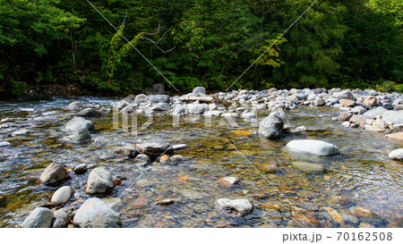 ダム湖に沈むことになった渓流　秋田県 70162508