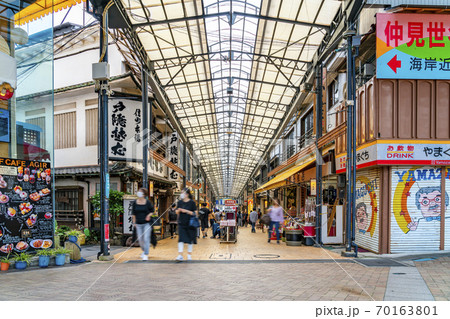 【静岡県】熱海 仲見世通り商店街の風景 【静岡県】熱海 仲見世通り商店街の風景 70163801