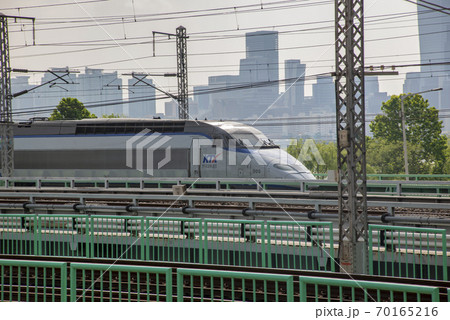 韓国の高速鉄道KTX 70165216