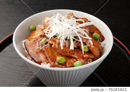 帯広風豚丼 帯広風豚丼 70165822