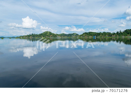インド・マニプル州インパールのロクタク湖/Loktak lake in Manipur, India インド・マニプル州インパールのロクタク湖/Loktak lake in Manipur, India 70171276