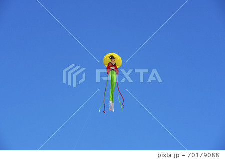 凧 青い空 飛ぶ 70179088
